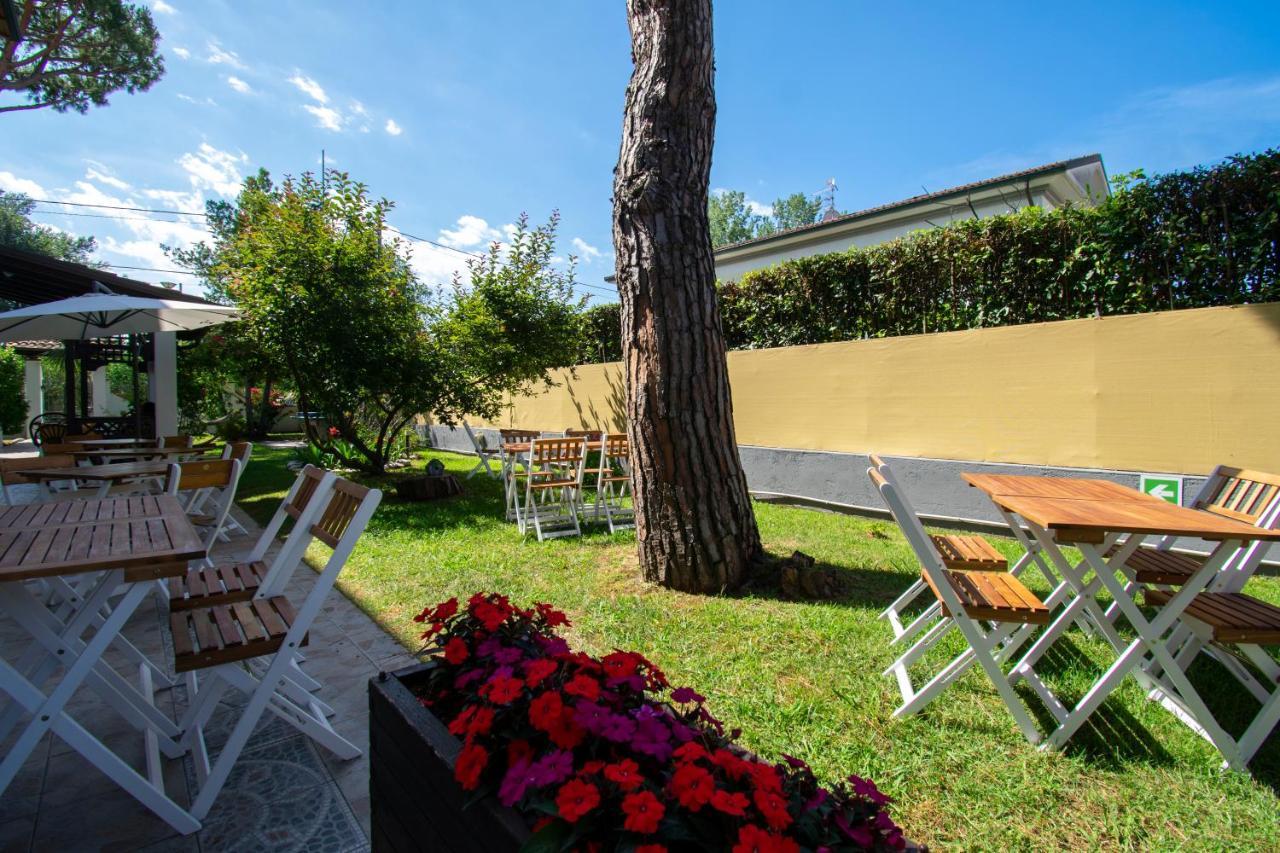 Hotel Villa Giada Marina di Massa Zewnętrze zdjęcie